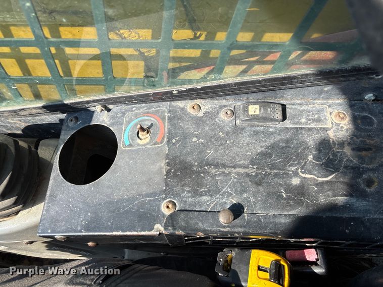 image for item FC1958 2001 Caterpillar 248 skid steer loader