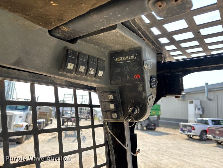 image for item FC1958 2001 Caterpillar 248 skid steer loader