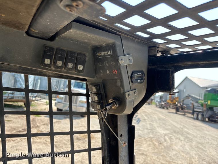 image for item FC1958 2001 Caterpillar 248 skid steer loader