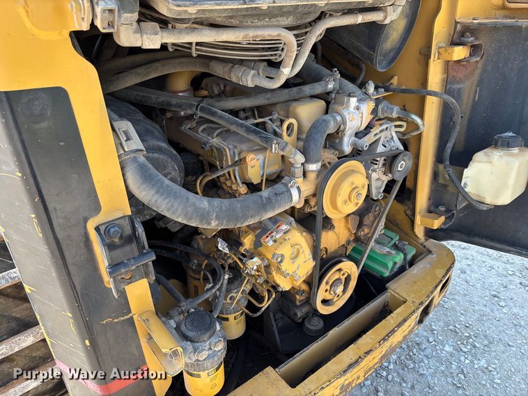 image for item FC1958 2001 Caterpillar 248 skid steer loader