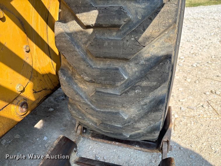 image for item FC1958 2001 Caterpillar 248 skid steer loader