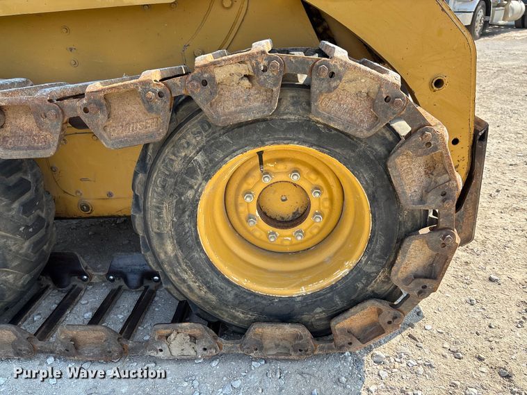 image for item FC1958 2001 Caterpillar 248 skid steer loader