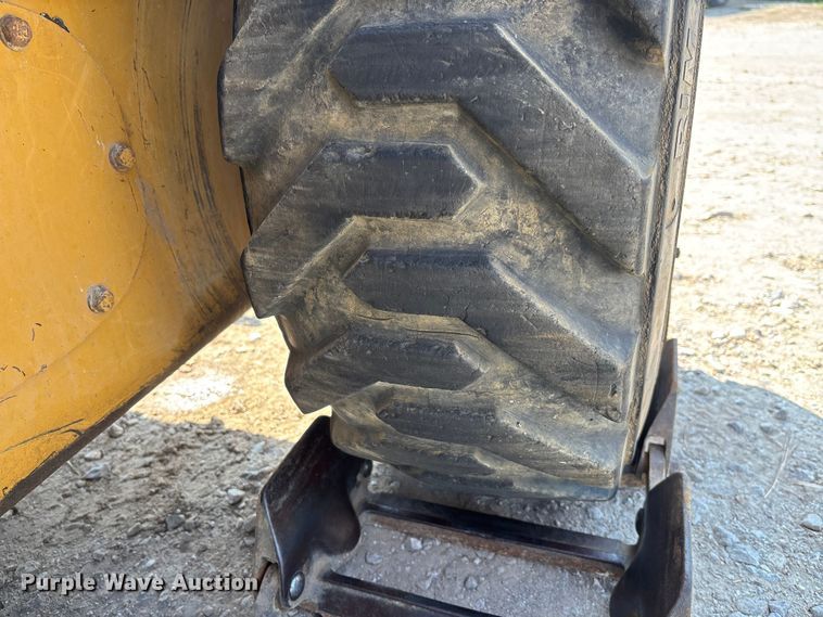 image for item FC1958 2001 Caterpillar 248 skid steer loader
