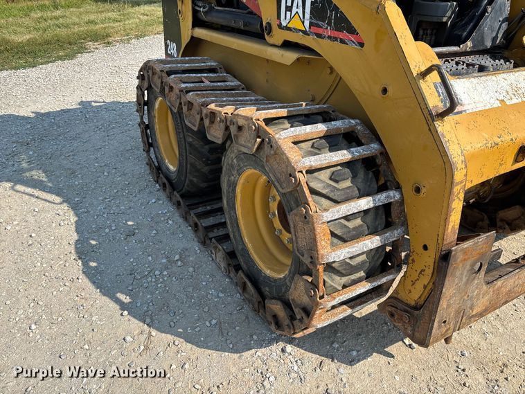image for item FC1958 2001 Caterpillar 248 skid steer loader