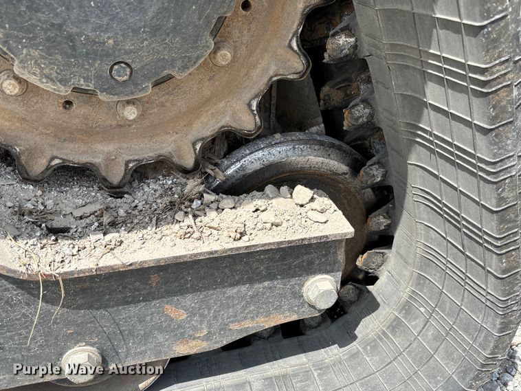image for item FC1973 2019 Bobcat T770 tracked skid steer loader