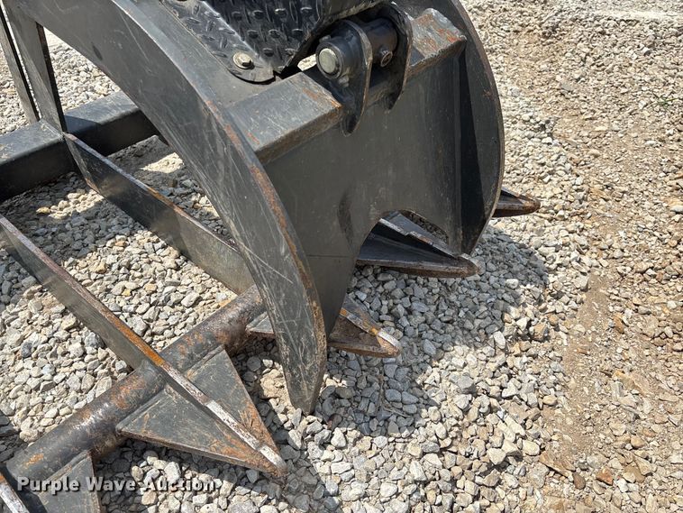 image for item FC1975 Skid steer rock grapple bucket