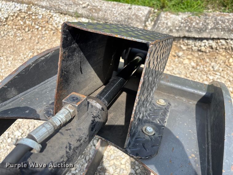 image for item FC1975 Skid steer rock grapple bucket