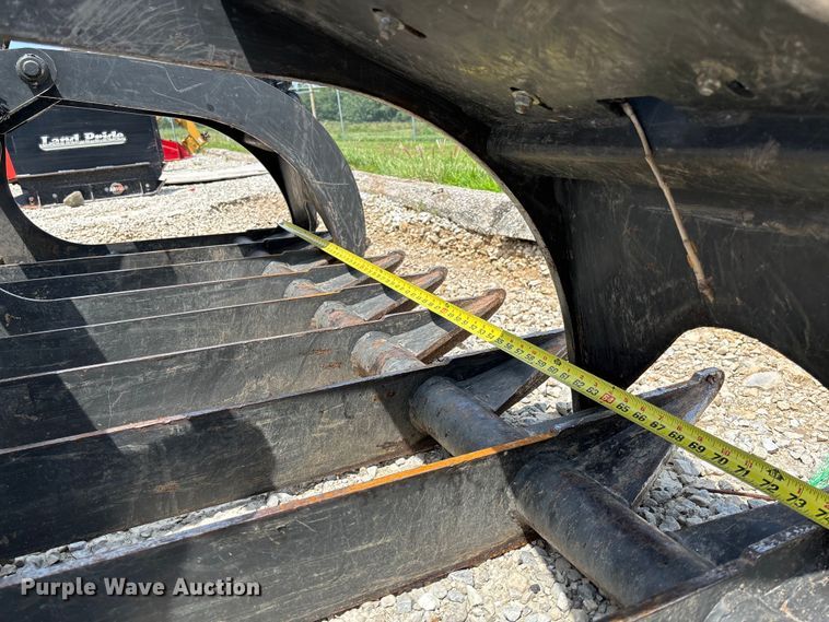 image for item FC1975 Skid steer rock grapple bucket