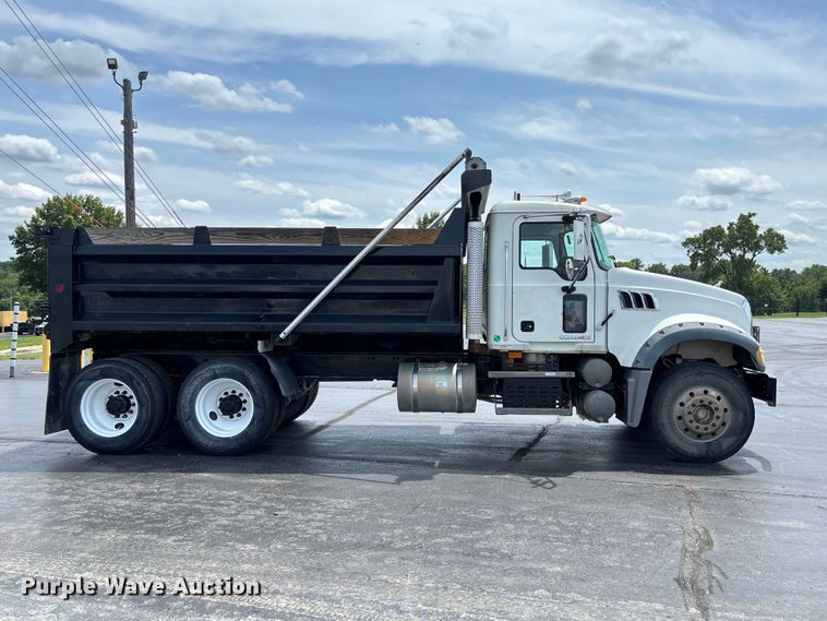 image for item FC1977 2008 Mack GU713 dump truck