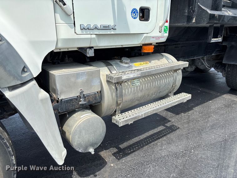 image for item FC1977 2008 Mack GU713 dump truck