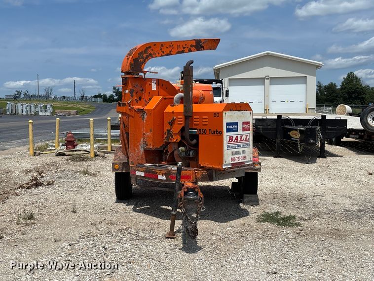 image for item FC1978 Vermeer 1250 wood chipper