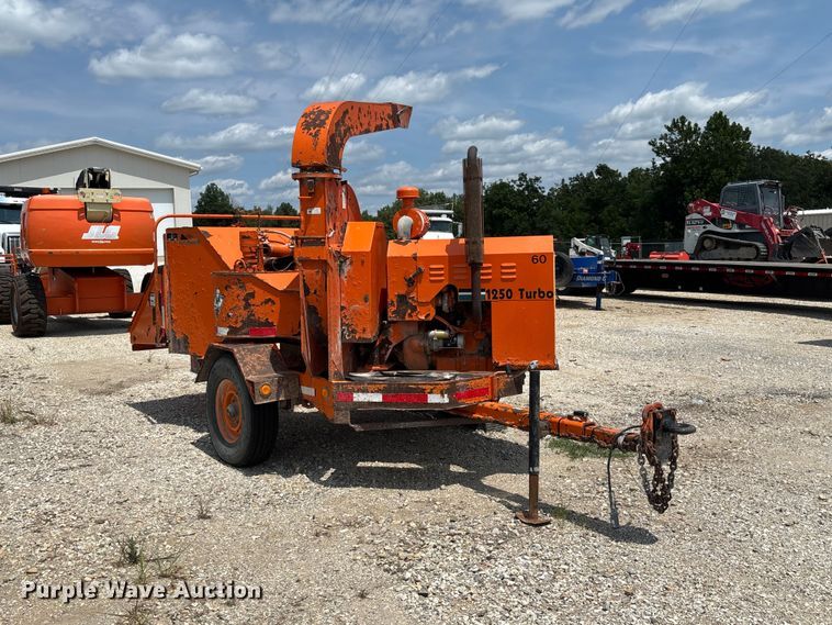 image for item FC1978 Vermeer 1250 wood chipper