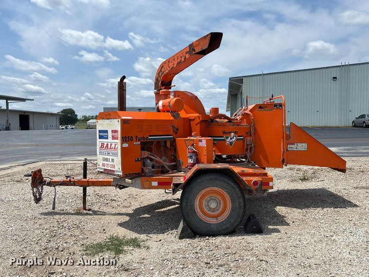 image for item FC1978 Vermeer 1250 wood chipper