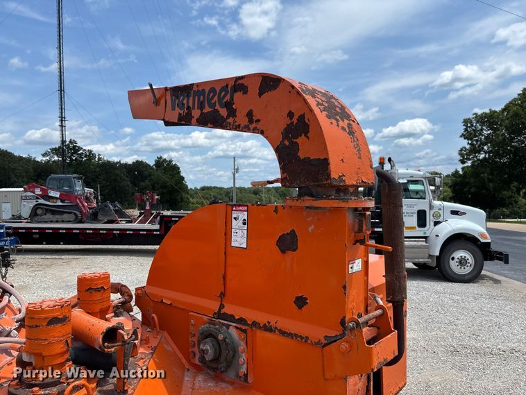image for item FC1978 Vermeer 1250 wood chipper