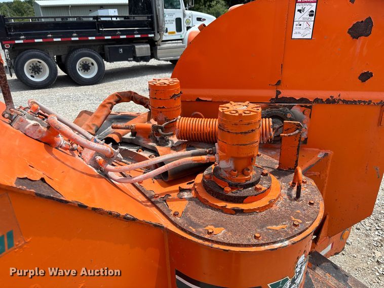 image for item FC1978 Vermeer 1250 wood chipper