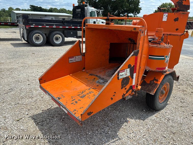 image for item FC1978 Vermeer 1250 wood chipper