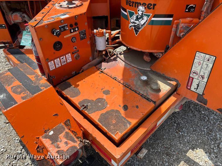 image for item FC1978 Vermeer 1250 wood chipper