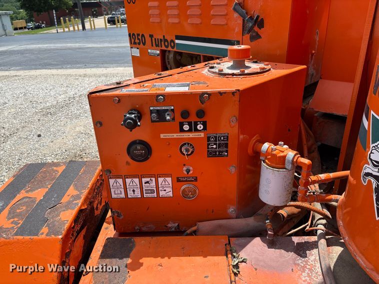 image for item FC1978 Vermeer 1250 wood chipper