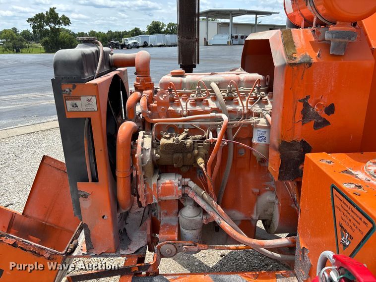 image for item FC1978 Vermeer 1250 wood chipper