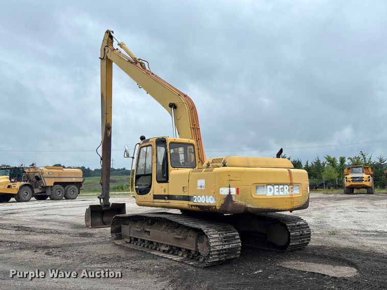 image for item FC1986 1998 John Deere 200LC long reach excavator