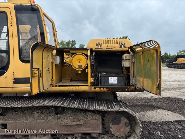 image for item FC1986 1998 John Deere 200LC long reach excavator