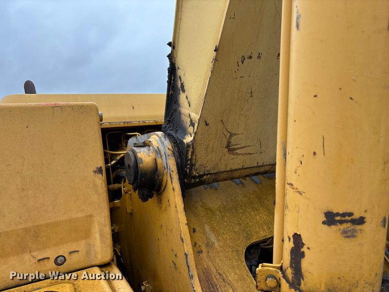 image for item FC1986 1998 John Deere 200LC long reach excavator