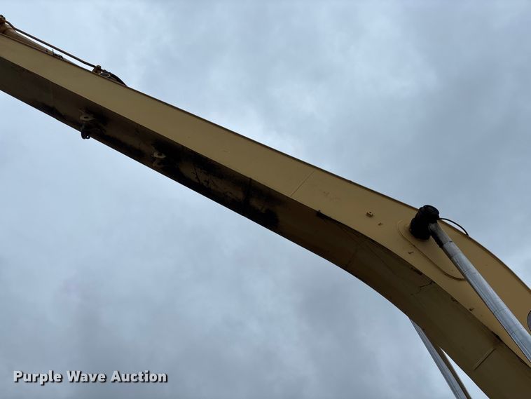 image for item FC1986 1998 John Deere 200LC long reach excavator