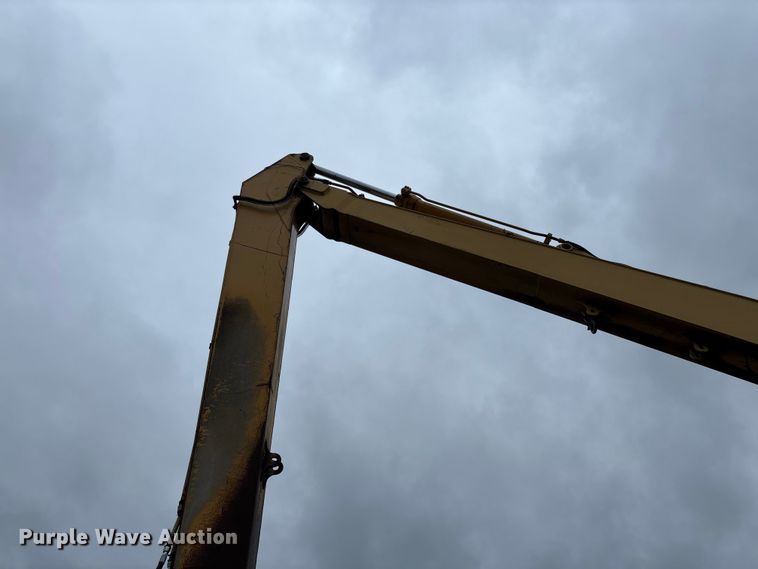 image for item FC1986 1998 John Deere 200LC long reach excavator