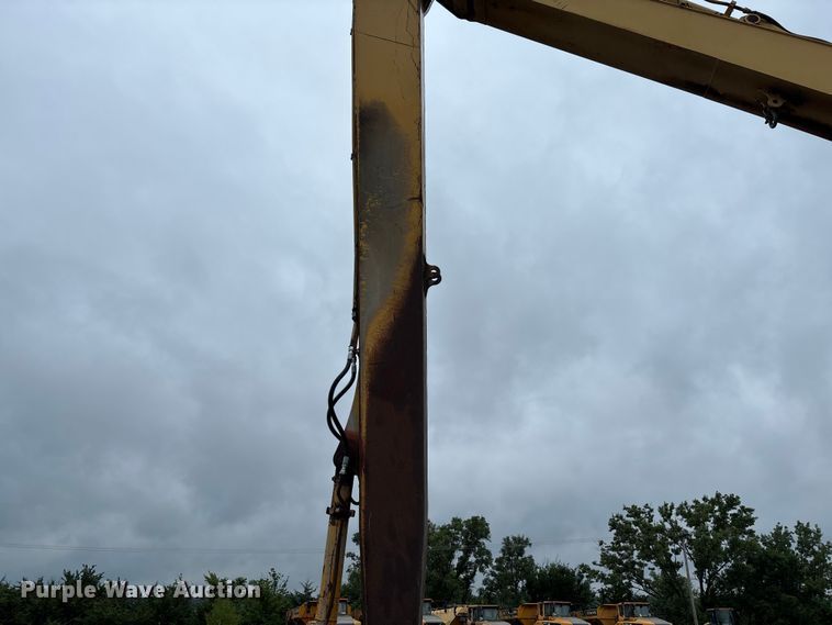 image for item FC1986 1998 John Deere 200LC long reach excavator