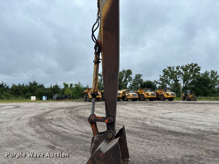 image for item FC1986 1998 John Deere 200LC long reach excavator