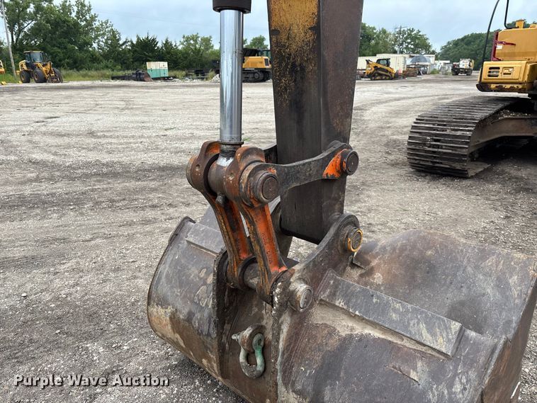 image for item FC1986 1998 John Deere 200LC long reach excavator