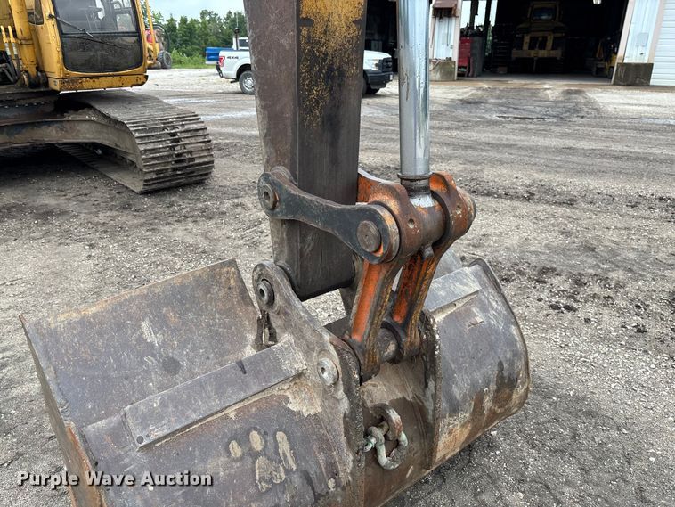 image for item FC1986 1998 John Deere 200LC long reach excavator