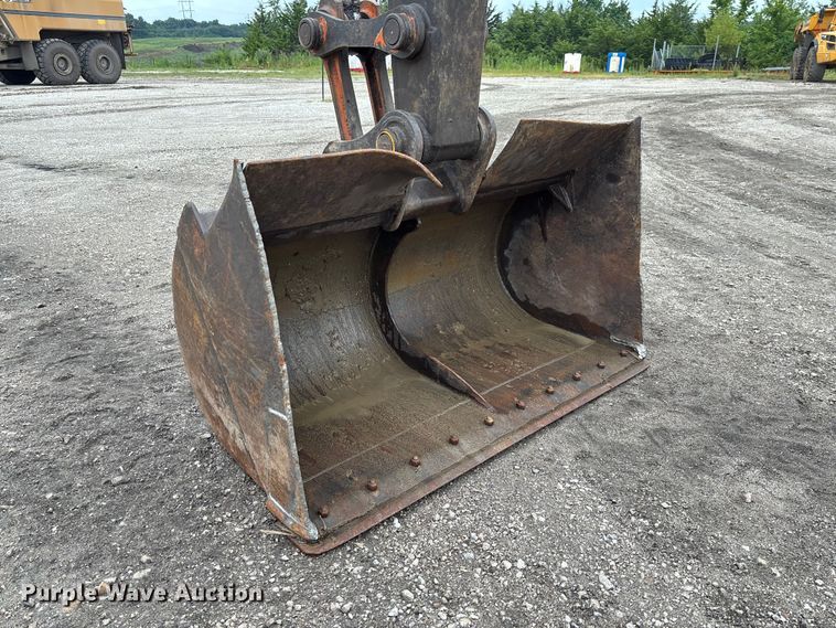 image for item FC1986 1998 John Deere 200LC long reach excavator