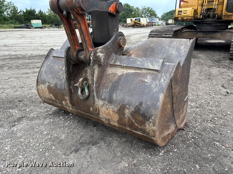 image for item FC1986 1998 John Deere 200LC long reach excavator