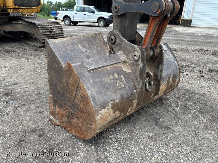 image for item FC1986 1998 John Deere 200LC long reach excavator