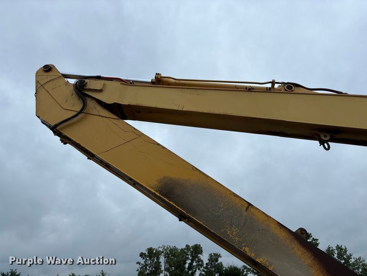 image for item FC1986 1998 John Deere 200LC long reach excavator