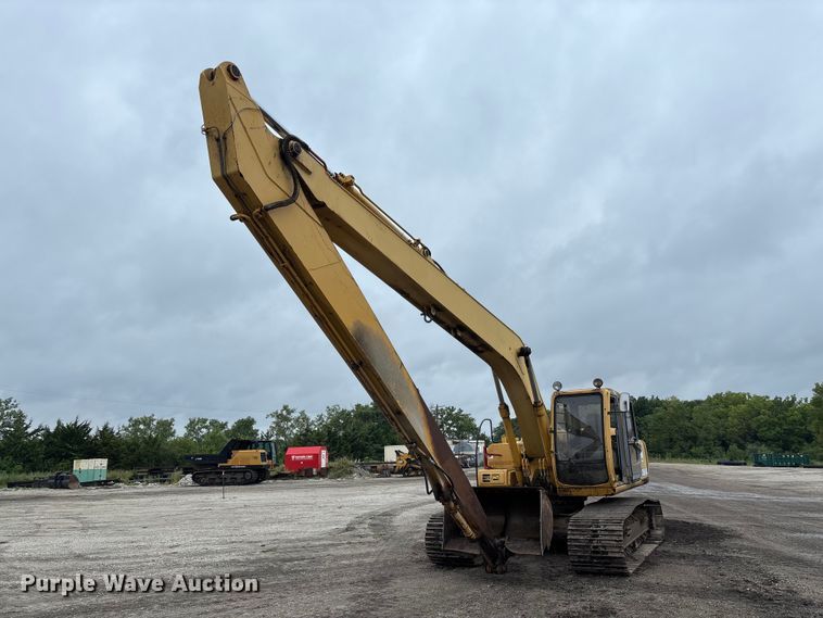image for item FC1986 1998 John Deere 200LC long reach excavator