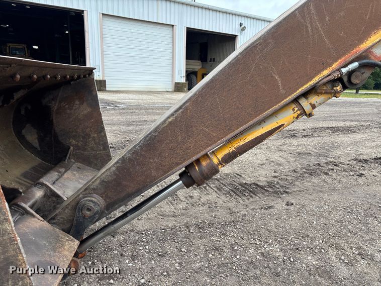 image for item FC1986 1998 John Deere 200LC long reach excavator