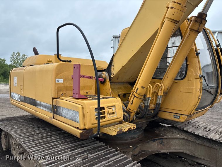 image for item FC1986 1998 John Deere 200LC long reach excavator