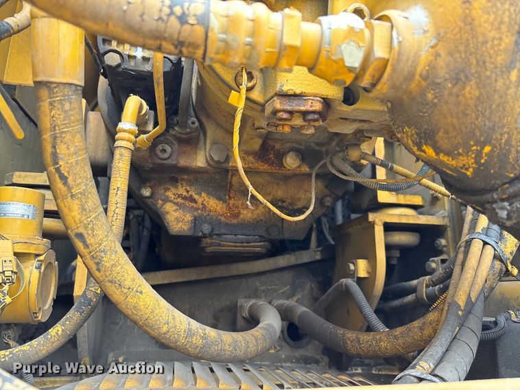 image for item FC1986 1998 John Deere 200LC long reach excavator