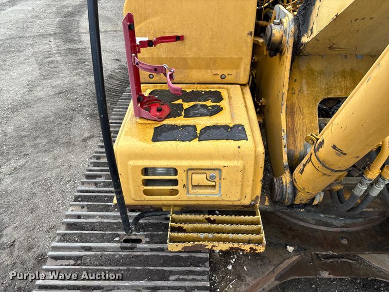 image for item FC1986 1998 John Deere 200LC long reach excavator