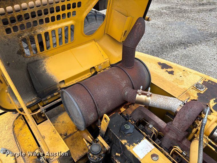 image for item FC1986 1998 John Deere 200LC long reach excavator