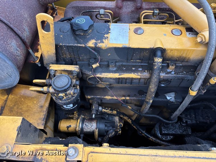 image for item FC1986 1998 John Deere 200LC long reach excavator