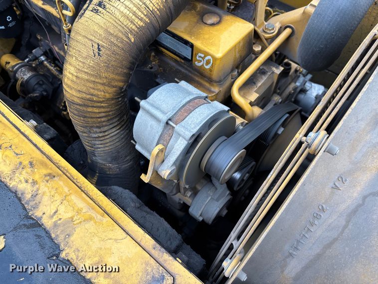 image for item FC1986 1998 John Deere 200LC long reach excavator
