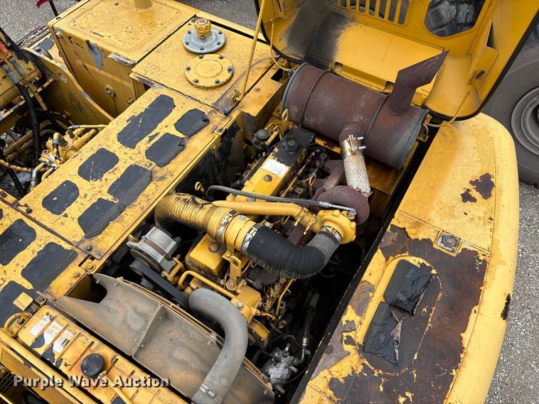 image for item FC1986 1998 John Deere 200LC long reach excavator