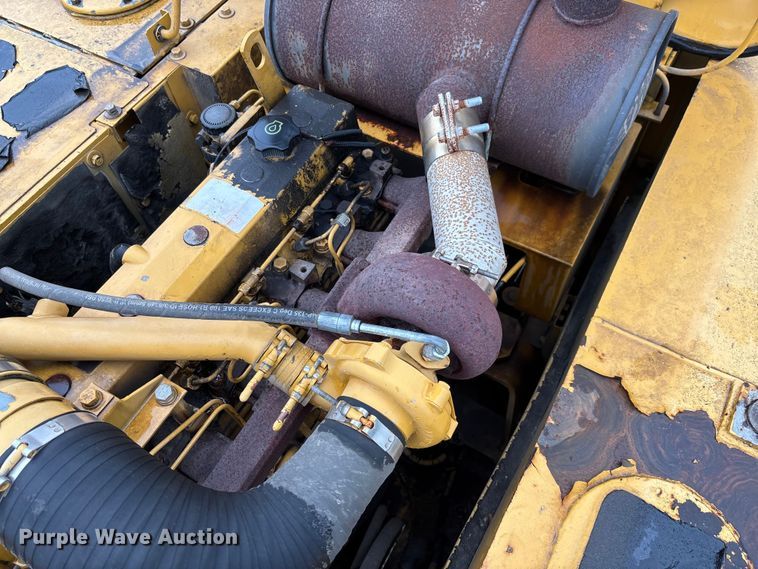 image for item FC1986 1998 John Deere 200LC long reach excavator