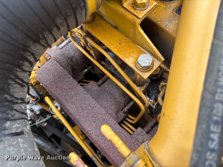 image for item FC1986 1998 John Deere 200LC long reach excavator