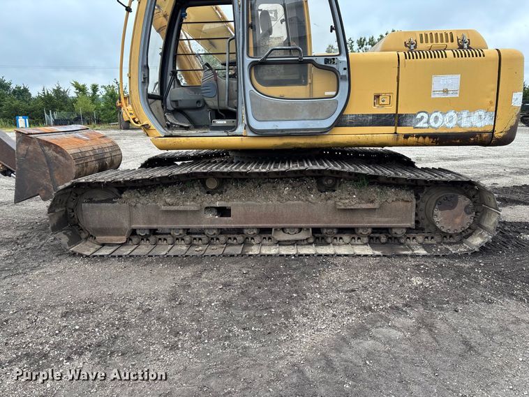 image for item FC1986 1998 John Deere 200LC long reach excavator