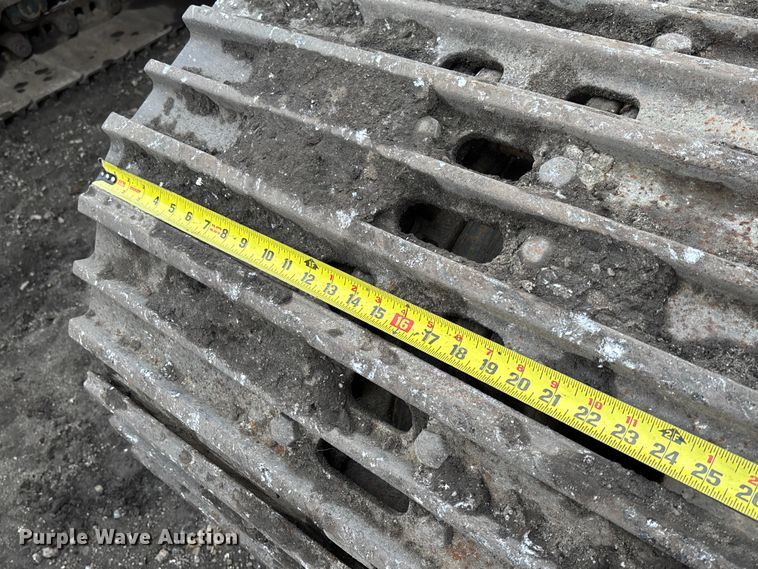 image for item FC1986 1998 John Deere 200LC long reach excavator