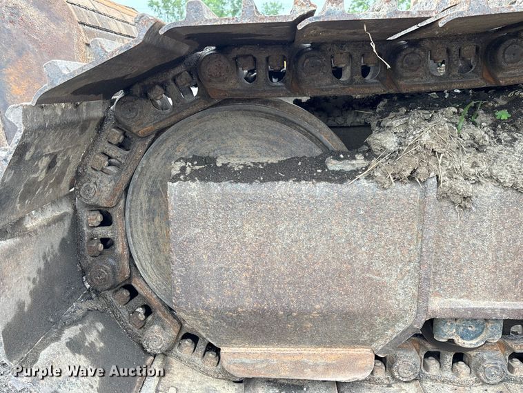 image for item FC1986 1998 John Deere 200LC long reach excavator